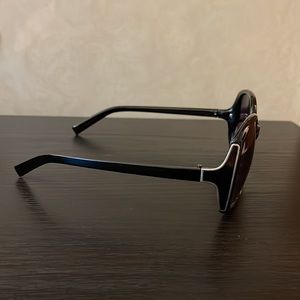 Woman's Sunglasses - Like New